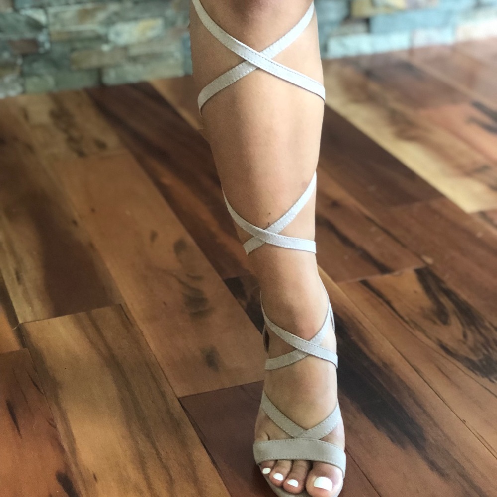 Tie up Sandel with a chunky heel